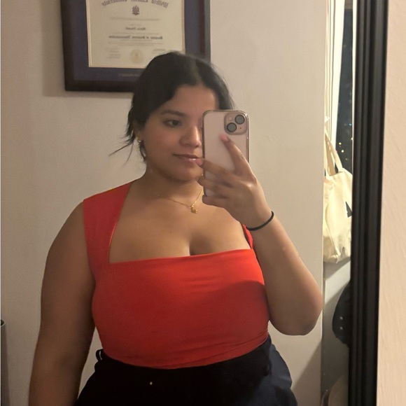 Dynamite Bold Red Blouse - Picture 2 of 2